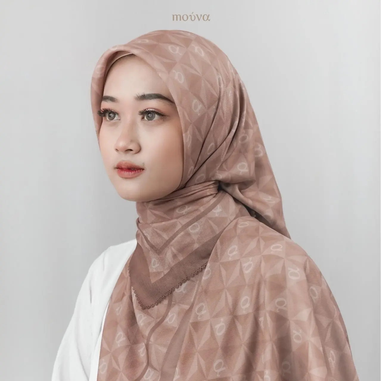 Mouva - Segi Empat Motif Monogram Scarf