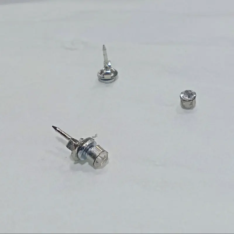 1biji anting tindik magnet tindik palsu seperti asli 0