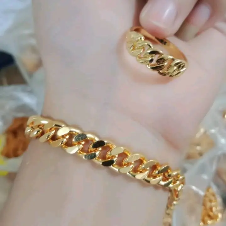 Gelang Wanita Titanium Pengganti Emas Tahan Karat Perempuan Bracelets Elegan Berlian