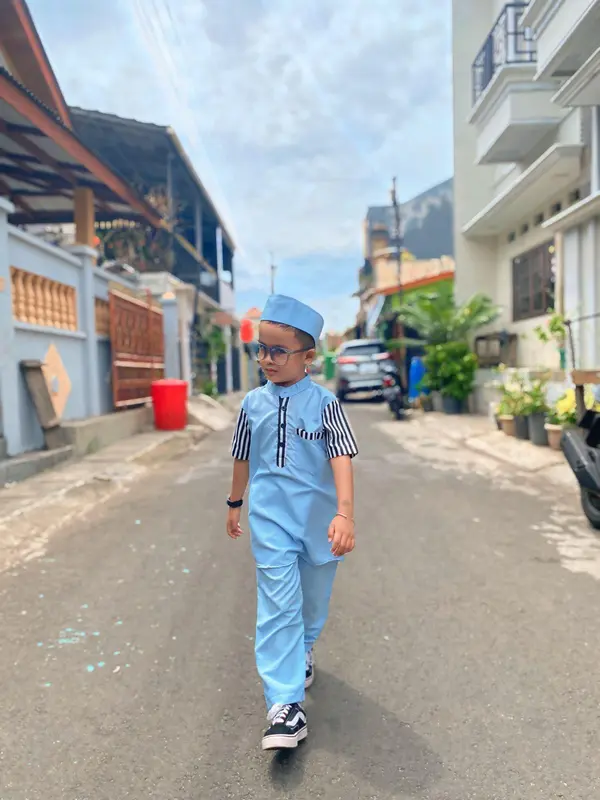 satu set baju kurta anak laki laki plus peci usia 1-10 tahun Katun Polos Celana Koko Muslim Salur Setelan Nyaman Panjang Pendek 7