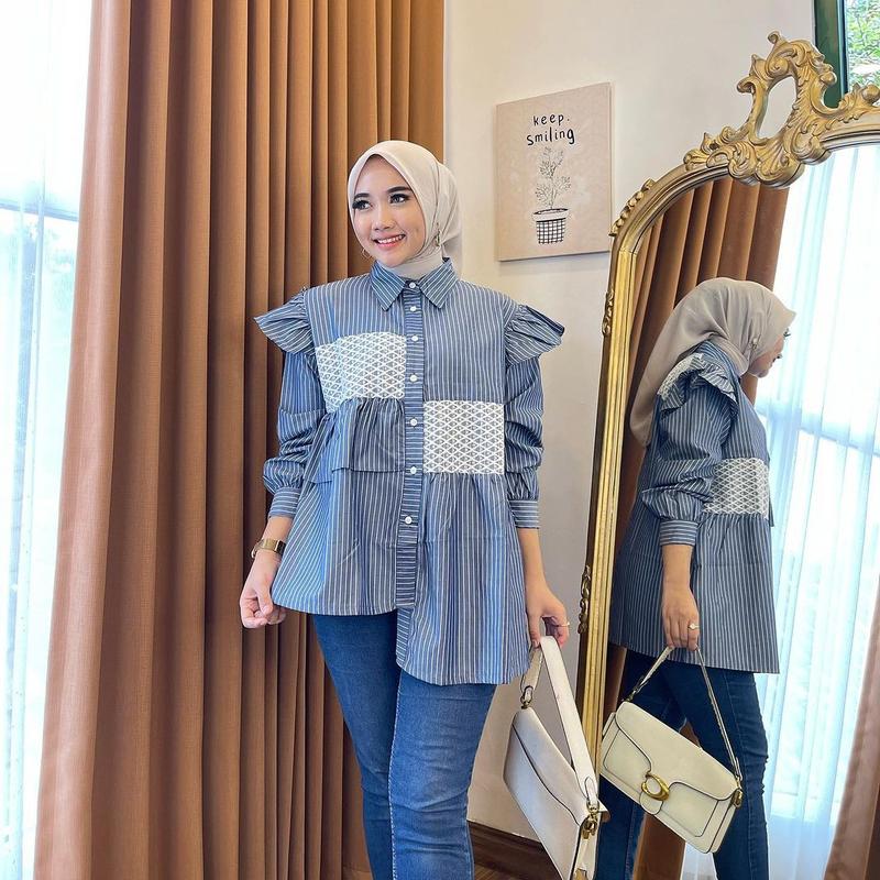 Product Introduction of Kemeja Motif Salur kombi Brukat / Atasan Kemeja Wanita Model Terbari Trendi 2024 / Kemeja Motif Salur Size M L XL Murah Nyaman Katun 5