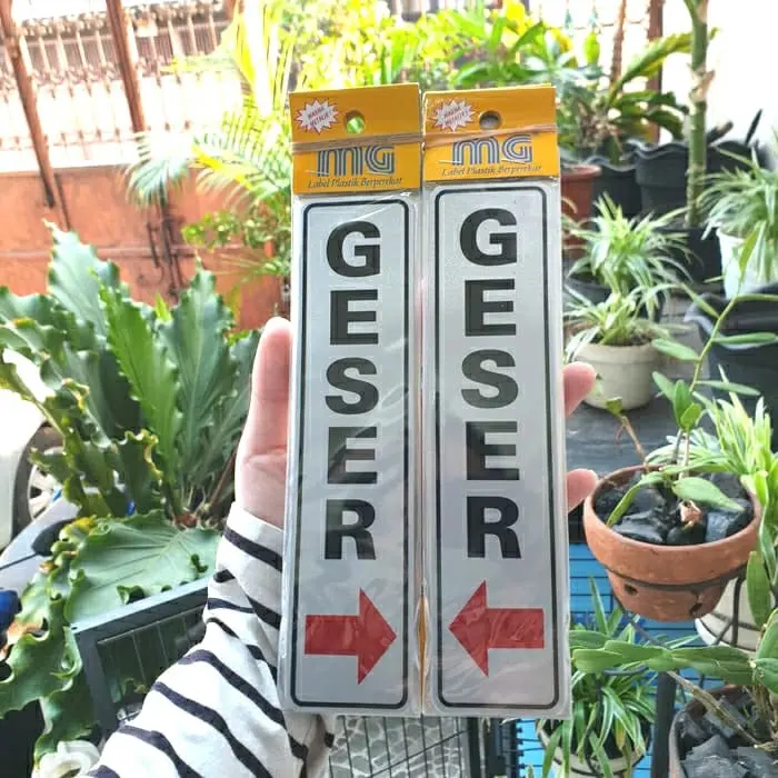 Tempelan Stiker Sticker Signage Geser Kiri / Geser Kanan