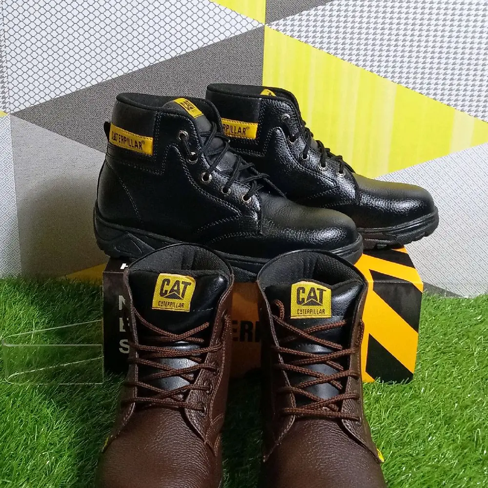 Sepatu safety pria boots cat/sepatu safety kerja proyek lapangan anti slip