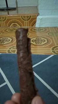 Product Review of DEMPUL PADAT PENAMBAL LUBANG / LEM AJAIB PENUTUP LUBANG AC SERBAGUNA / DEMPUL PENAMBAL DINDING from R**3 0