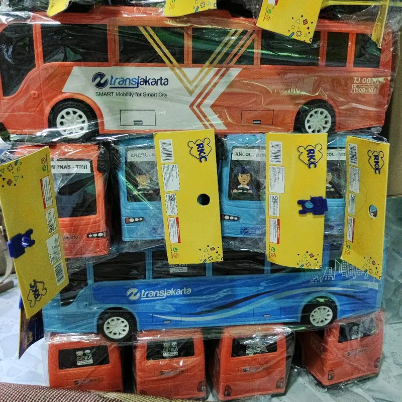 MAINAN BUS BASURI /BUS TRANSJAKARTA /BUS TELOLET Toy 3