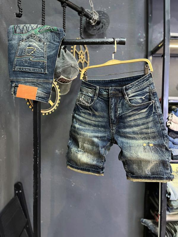   Quần Short Jean Nam THREE CLTN-JC734 Quần Short Jean Nam Màu Xanh Was Retro Phủ Rêu Mạng Thêu Mẫu Mới Chi Tiết Như Hình VR2 2025. 