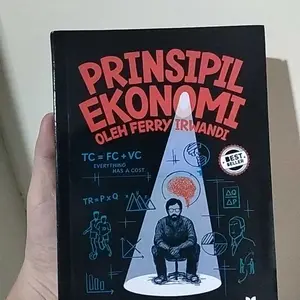 Buku Prinsipil Ekonomi Oleh Ferry Irwandi Best seller