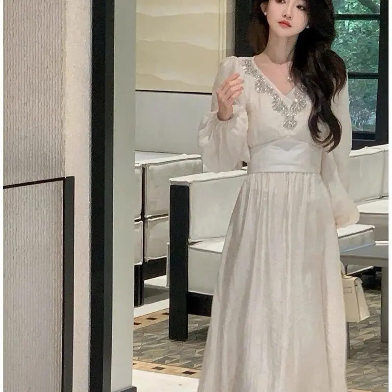 Váy gấm phối ren cổ V size S eo dưới 62 phối đá thắt eo cho nữ sang trọng váy dài Top