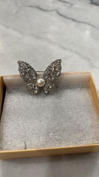 Product Review of Natural freshwater pearl butterfly studded with auroral diamond brooch Fashion classic elegant high-grade sense of two wear from v**9 0