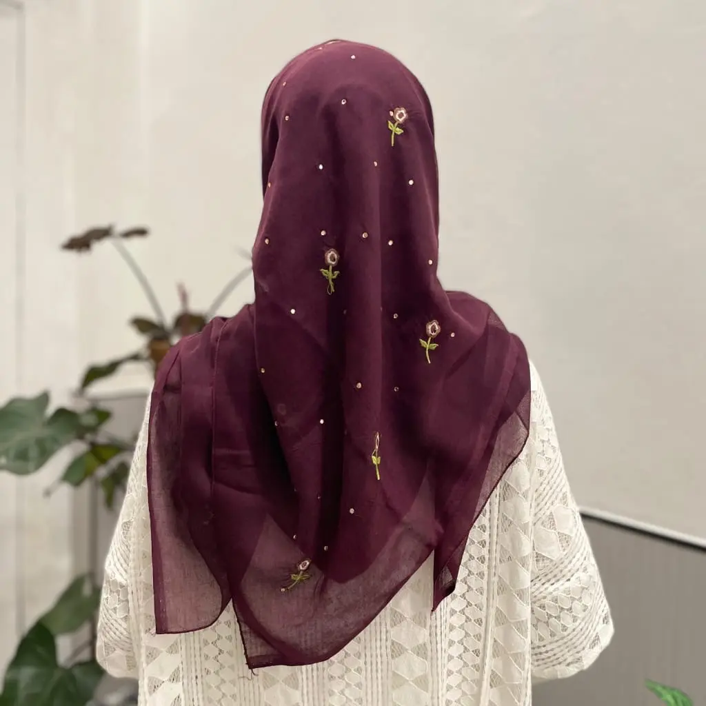 Hijab Segi Empat Paris Bunga Bordir Swarovsky by Nattawin - Square, Voal