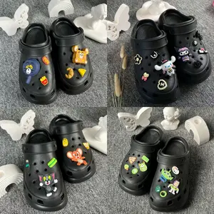 Fashion  Kartun Logo Aksesoris Sepatu PVC Kaws DIY Sepatu Tempelan menghias Sandal Pin untuk Unisex Pesta Hadiah Lucu