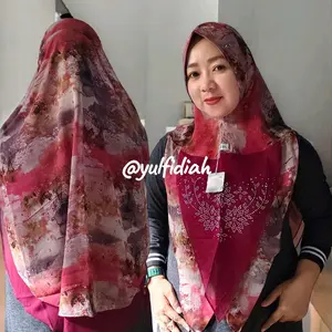 Al Fhira Khimar Motif Rahayu by Al Fhira - Hijab Syar'i Wanita Muslimah dengan Motif Rahayu yang Elegan dan Nyaman