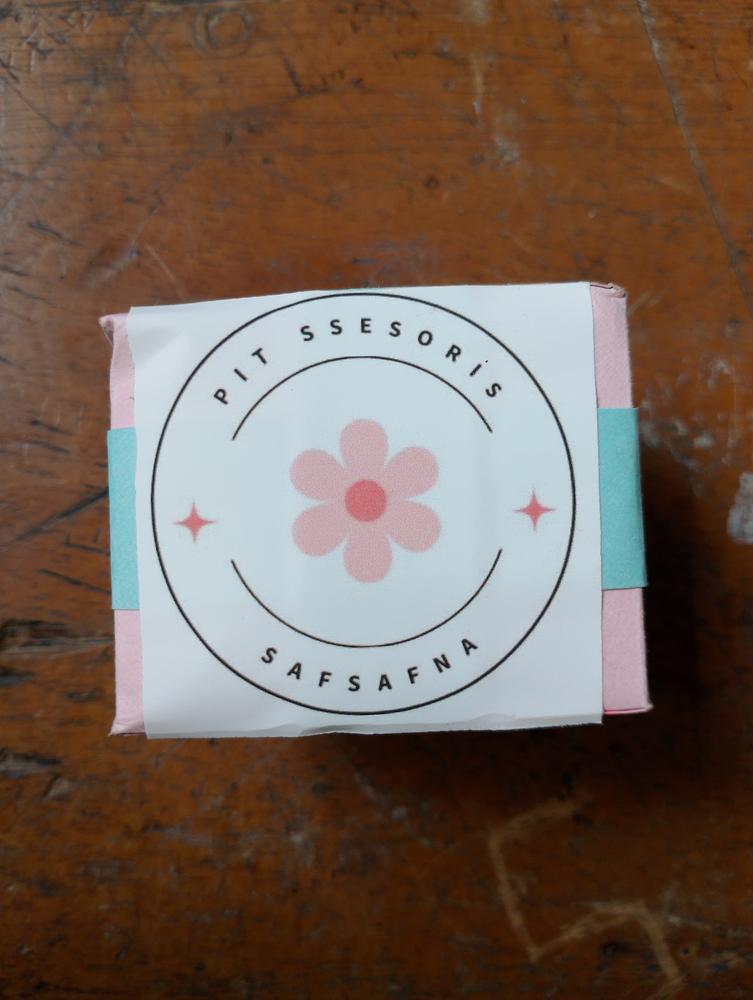 Kemasan box aksesoris wanita