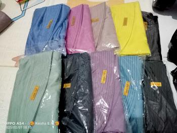 Product Review of 100ribu dapat 10 pcs hijab bergo hamidah size M label akrilik gold sudah menutup bagian dada pad Tebal from M**_ 0