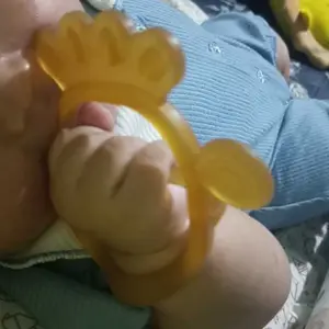 KOI STORE Bayi teether mainan bayi menggigit gelang silikon bahan