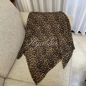 Segiempat Motif Leopard Macan Cokelat White Tassel Voal Katun