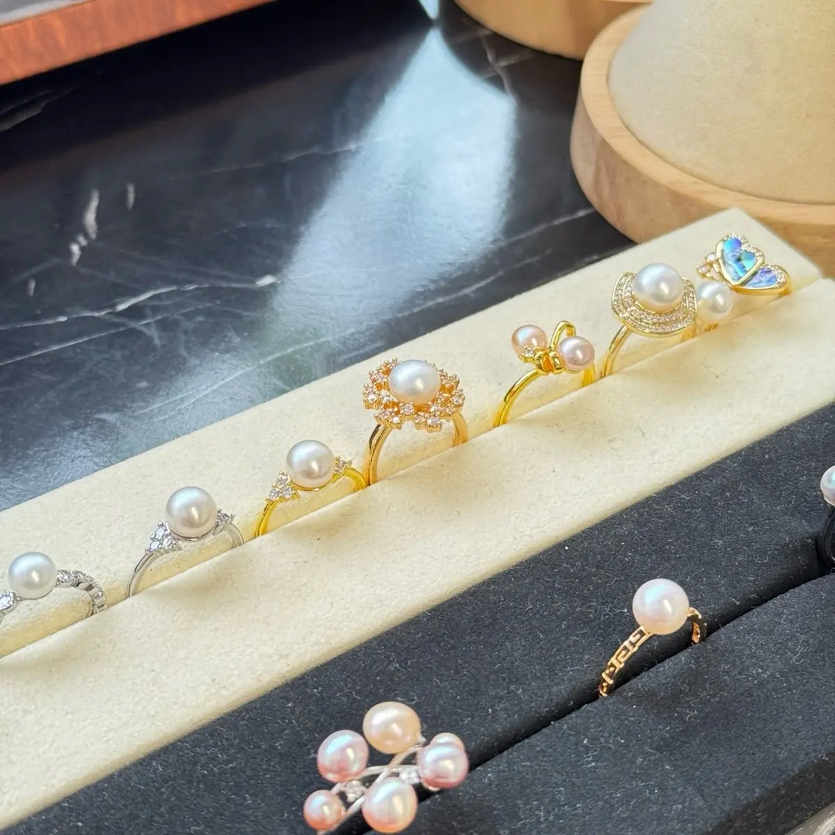 LIVE product Pearl rings adjustable