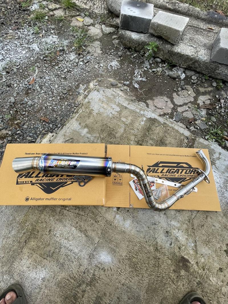 Product Introduction of Knalpot Samlong Original Alligator Halfblue New Emblem [ inlet 38 mm ] free triplat Nmax Aerox Beat Mio Scoopy Vario Pcx lexy Xride fino Fazio Freego dll Bracket Laser Motor Motorcycle 4