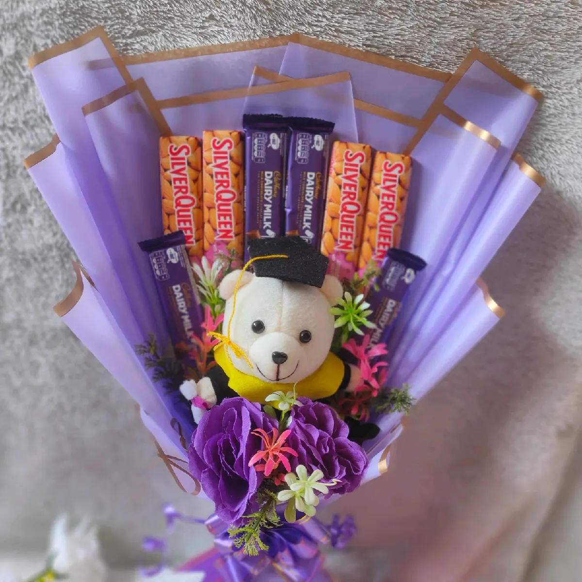 bucket coklat hadiah wisuda / graduation