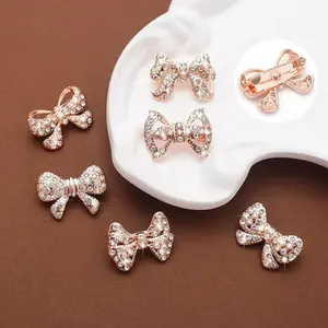 Pin hijab kecil/bros hijab kecil motif dasi