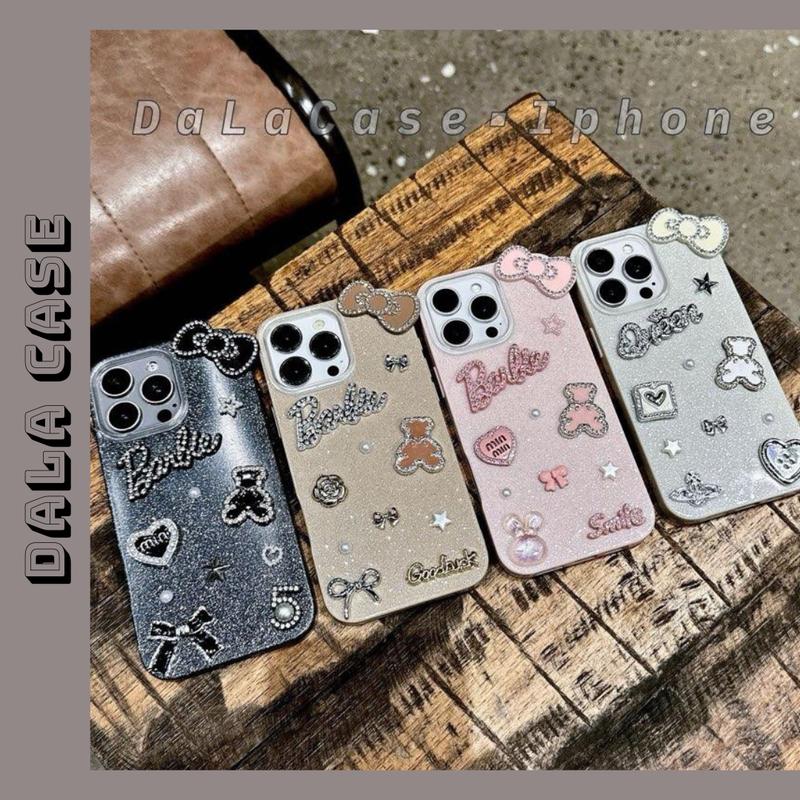 Ốp Lưng Nhũ 1 Viền Hồng Kem Charm Nơ Bling Gấu Bae