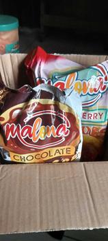 Product Review of COD Soes Coklat Cokelat/strawberry/ 500g/1kg /Update kemasan terbaru / merek baru/Malona/ mix rasa/halal Kue Sus Kering Isi soes coklat lumer 1 kgr Enak Murah （Cemilan keluarga, cocok untuk dewasa dan anak-anak） Chocolate Food Makanan Snack Manis from S**7 1