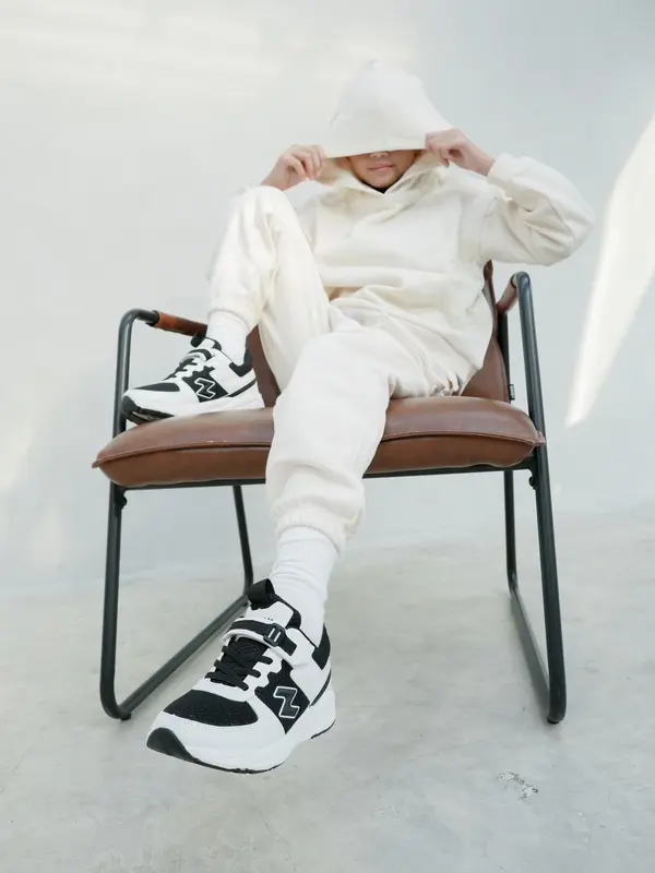 STUVW Rover White on Black - sepatu sneakers anak unisex 4