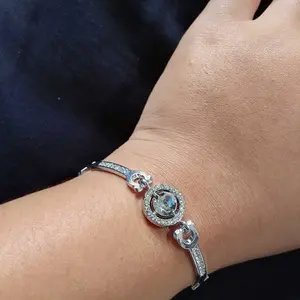 Gelang Tangan Wanita Fashion Cantik Gelang Dihiasi Dengan Diamond Cantik Dan Elegan