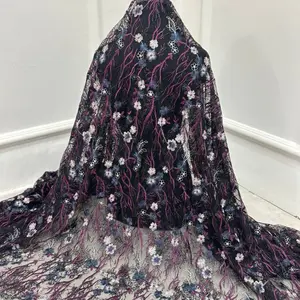 KAIN KEBAYA MOTIF AKAR dengan Desain Bunga Elegan dan Warna Hitam Mewah untuk Tampilan Maksimal