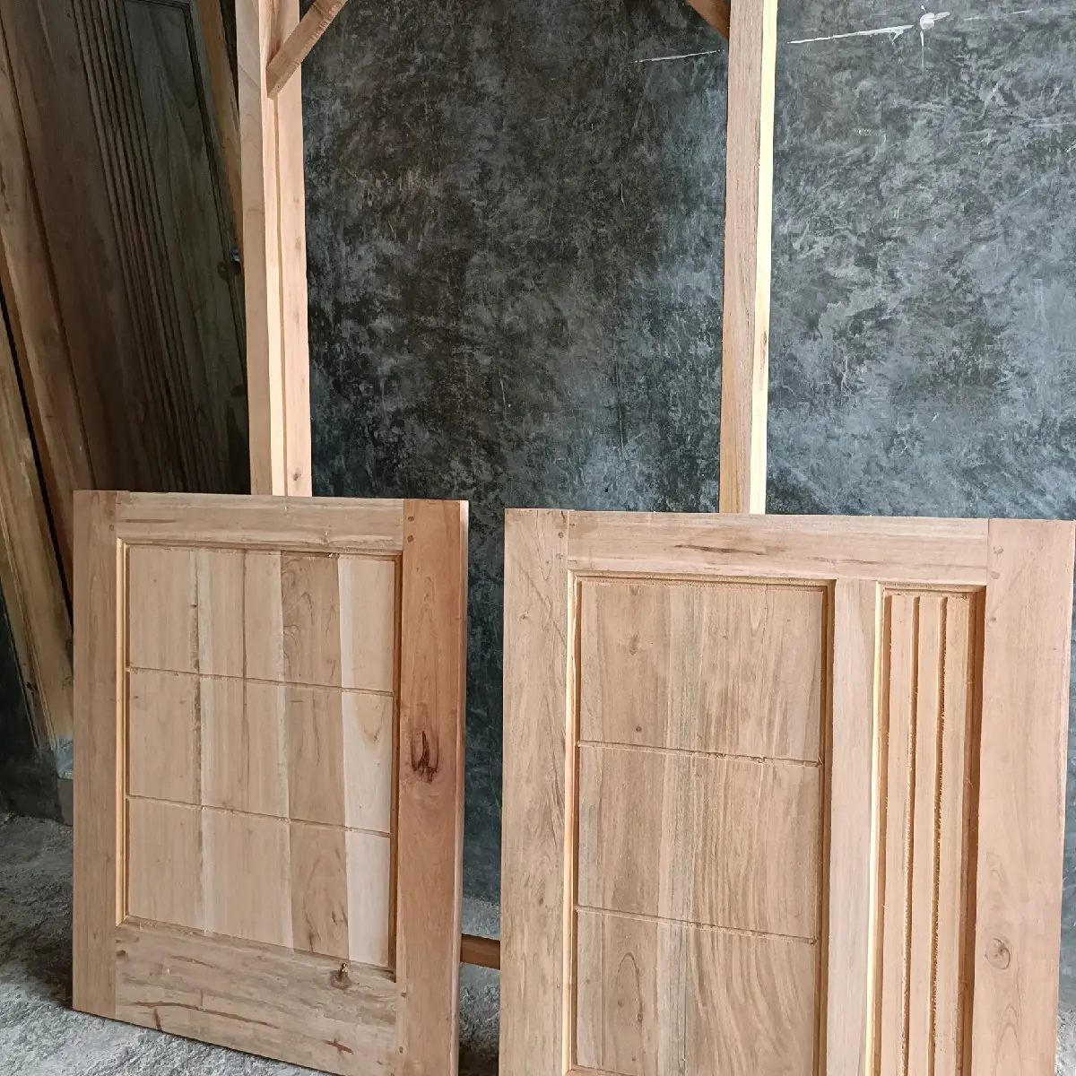 daun pintu atas bawa pintu dapur 200x80 kusen kayu mahoni perhutani get A ukuran besar kuat dan tahan lama memberikan kesan alami elegan dan mewah pada pintu dapur