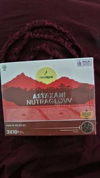 Product Review of Suplemen Kecantikan Astaxani Nutraglow - Natural Astaxanthin 10 mg - Nutrisi Alami Mencerahkan Memudarkan Flek Hitam Mencegah Penuaan Dini Pada Kulit [BPOM & HALAL] from d**z 0