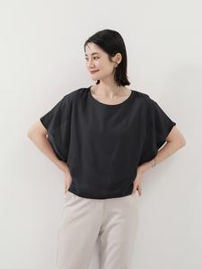 バットウィングスリーブ、ルーズフィット、細見え、ラウンドネック、シフォンダブルレイヤー、無地、ショートスリーブトップス。軽量で夏向けのファッションTシャツ。