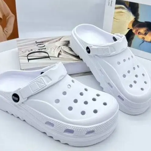 Couples' breathable and non-slip slippers, a refreshing summer, allowing your feet to breathe freely