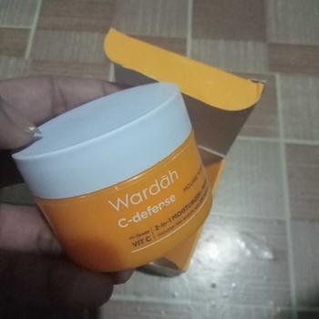 Product Review of WARDAH C-Defense Mousse Moisturizer 30 g - Pelembab, Primer dan Antioksidan, dengan HiGrade VitaminC - Mencerahkan dan Menyegarkan - Untuk Semua Jenis Kulit - Skincare from f**_ 1