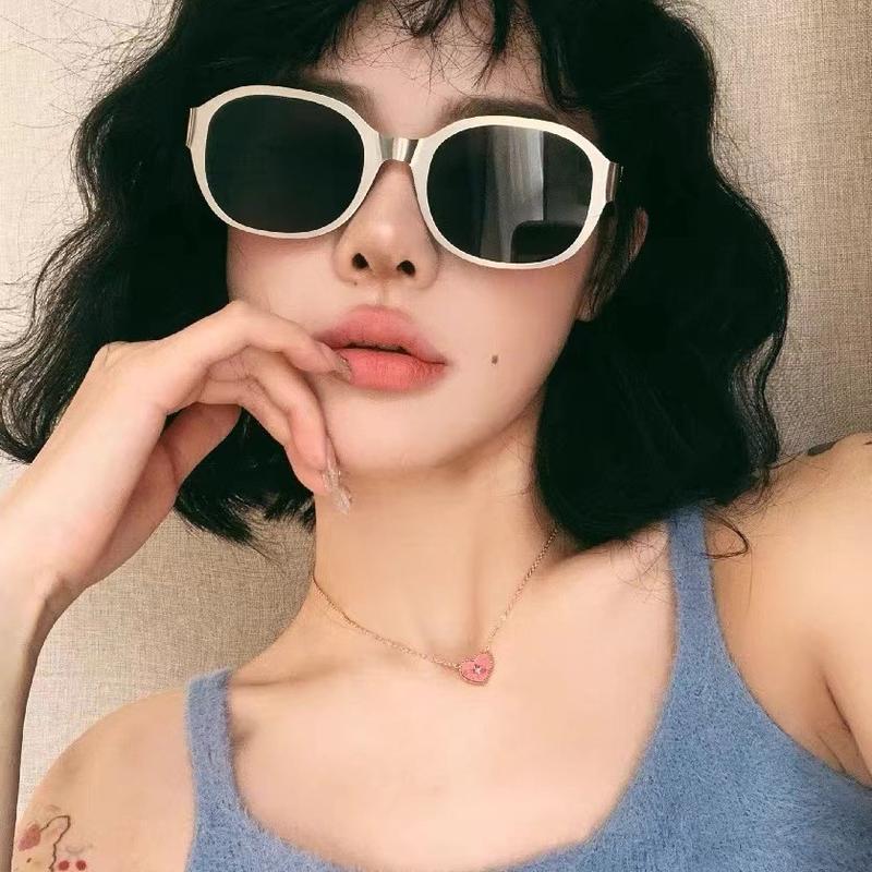 Áo Crop Top SS24 Y2K Phong Cách Hàn Quốc Thiết Kế Cổ Điển Kim Loại Gọng Lớn Thời Trang Thích Hợp Cho Nam Và Nữ Kính Râm