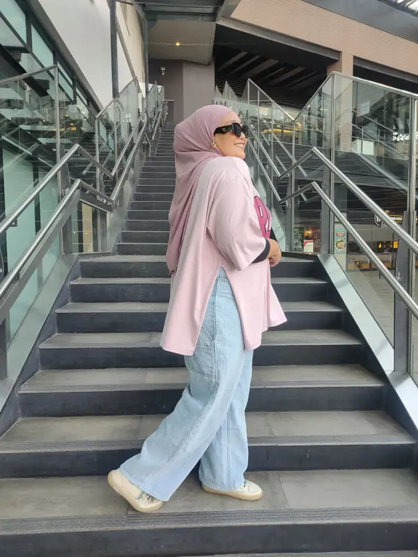Kaos Oversize Nagita Bangkok Wanita Style Hijab Jumbo Kekinian 2025 Aesthetic Slit Samping Baju Belahan Tinggi t-shirt Atasan Cewek Korean Style Trend Bisa COD Santai combed Oblong Nyaman 2