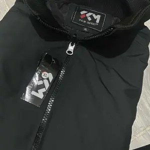 SKM Jaket Bomber Pria Premium - Parasut Windbreaker Tahan Air