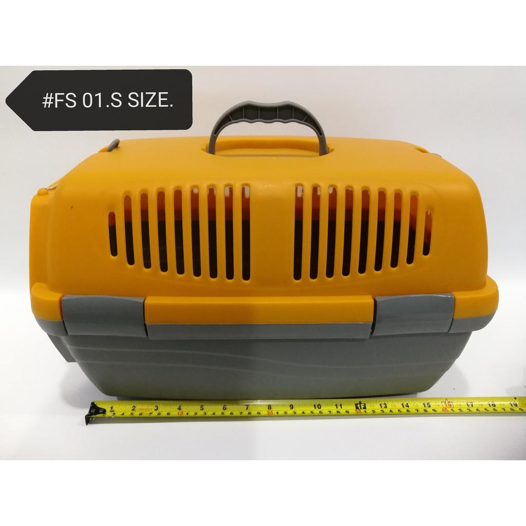 FS01 Pet Flight Cage Carrier for Cats Rabbits Dogs 49cm x 32cm [Random Color]