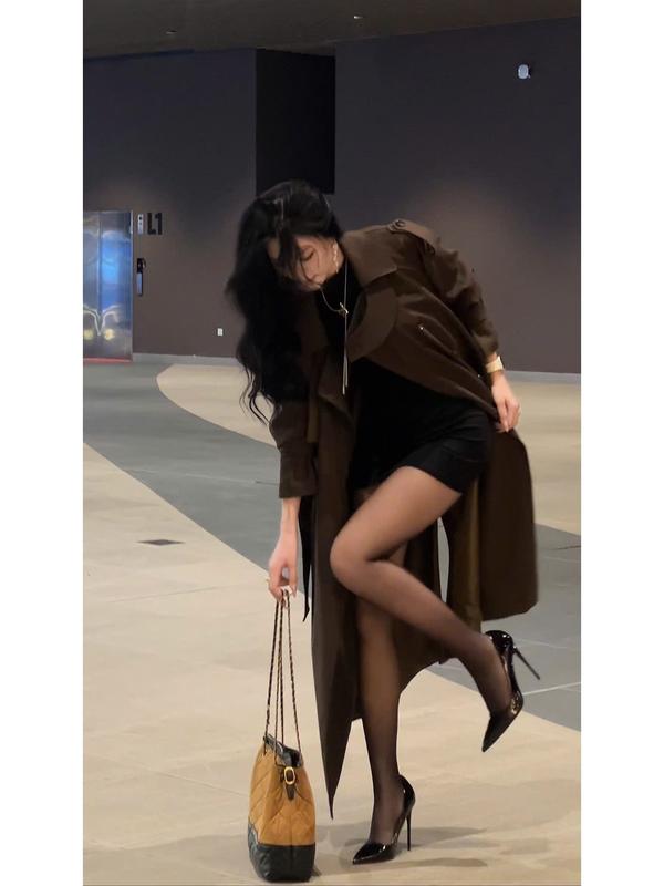   TẶNG KHĂN - 181239  Mangto dáng dài bay bay chill chill cá tính sành điệu  màu thực đậm hơn trên live-form dài rộng dài áo 112cm  QCCCYD181239 