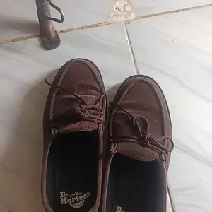 Chungky Sepatu Casual Pria Full Black Wallabee Clark Kasual dengan Desain Suede dan Tali Pengikat Hitam