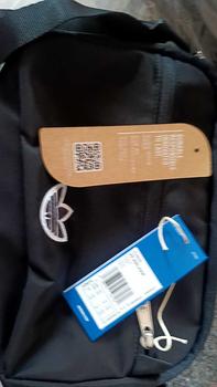 Product Review of adidas Lifestyle Premium Essentials Small Airliner Bag Unisex Black IT7610 from j**d 0