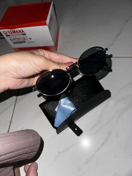Product Review of Kacamata Hitam Wanita Fashion Oval ABL9000PR Full Set Box dan lap Sunglasses from T** M**i 0