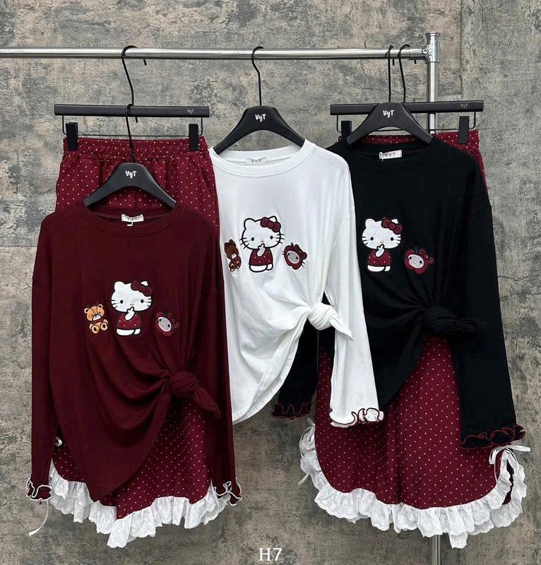  SÉT BỘ NỮ TAY DÀI BÈO VIỀN PHỐI CHẤM BI SUÔNG ĐEN ,ĐỎ THÊU MÈO PHỐI QUẦN BÈO CHẤT COTTON TISI BIGSIZE 