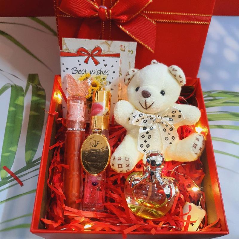 Combo quà tặng bạn gái sang trọng xinh xắn dành cho người con gái bạn yêu thương gồm gấu bông, nước hoa 30ml, son dưỡng, son sữa, thiệp, đèn nháy hộp quà, túi quà kèm phụ kiênh trang trí xinh xắn