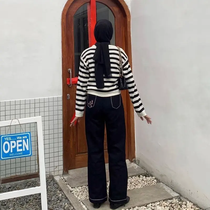 Moura Setrip Cardigan Kancing Sweater Rajut Wanita 5
