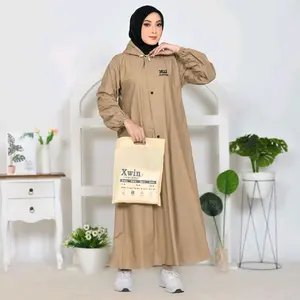 Xwin Mantel Hujan Muslimah Ukuran M L XL Jumbo Tipe Jubah Baju dan Rok Bahan PVC Karet Kuat Tahan Air Waterproof Double Protection Resleting dan Kancing Cepat di Bagian Dada Mantel Gamis Wanita Syar'i