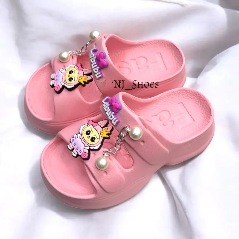 Sandal Anak  Perempuan Selop Wedges Model Ban Dua Rantai Labubu Fashion Kekinian