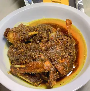 BEBEK PEDAS HILWa(BEBEK BUMBU PEDAS KHAS MADURA)
