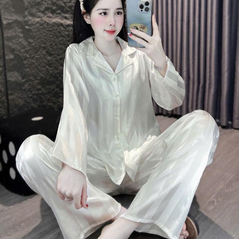  Bộ Đồ Ngủ Lụa Mặc Nhà Kẻ Sọc Chất Lụa Gấm Cao Cấp Thiết Kế Thanh Lịch Phù Hợp Mọi Phong Cách Sang Trọng & Mềm Mại Size 39-73kg 
