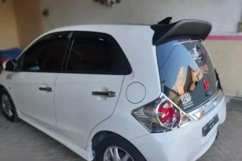 Product Introduction of Spoiler Spoon Mobil Honda Brio Old Aksesoris 11
